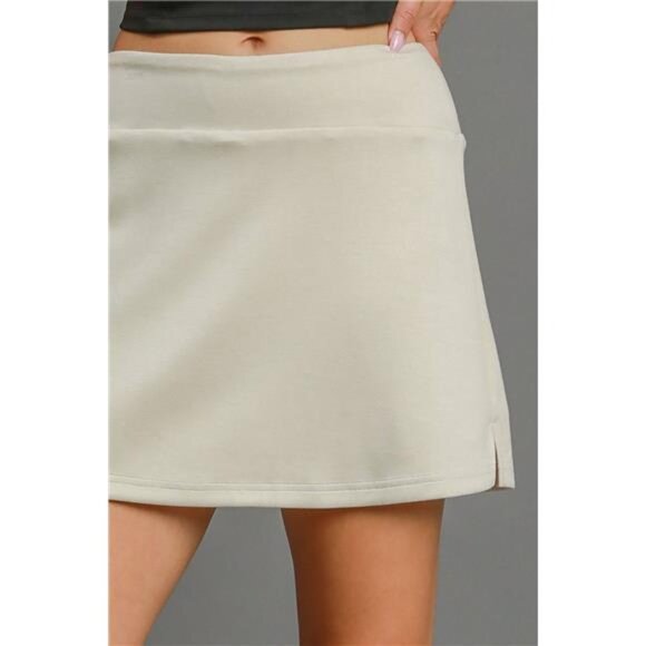NWT Umgee Full Size Mid-Rise Skort with Pockets Plus Size - Picture 2 of 3